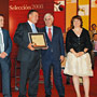 Premio Espumoso Selección Oro: marca Cantáres. de VINICOLA DE CASTILLA, S.A., de MANZANARES (CIUDAD REAL), Recoge el premio Alfonso Monsalve.